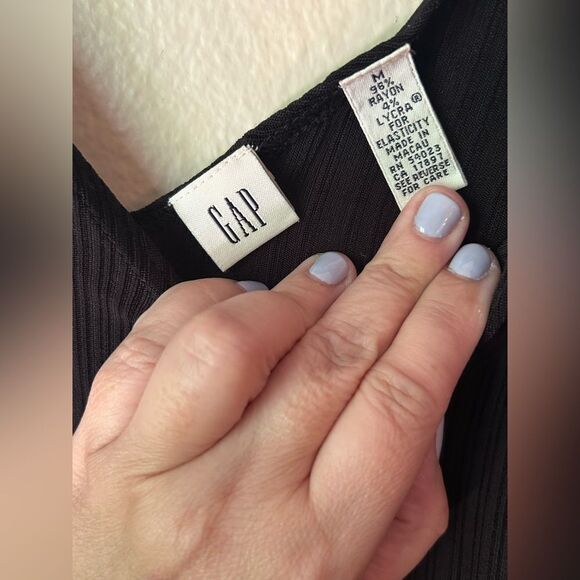 GAP LBD Textured/Ribbed Front/Back V Neck Sleeveless Dress - Size M - Picture 3 of 3